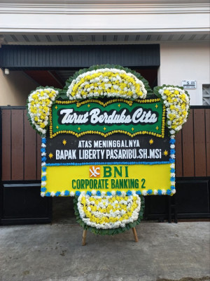 Papan Bunga Duka di Jekan Raya